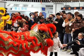 载着年味和文旅热，江苏地下“大动脉”呼啸而过客流量刷新图片