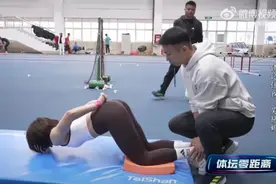 吴艳妮“天花板”级核心挑战引模仿热潮！专家紧急提醒：别盲目学！图片