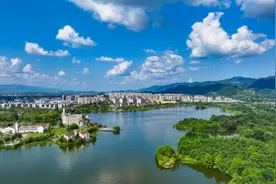 跑马拉松、玩飞行、免费品卤烤鸭！2025国际湿地城市马拉松赛“梁平10K”5月11日开跑图片