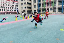 郑州市二七区兴华小学教育集团举办第三届“校长杯”轮滑比赛图片