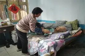 山东好人|十七年如一日照顾瘫痪公公，被称“比亲闺女还贴心”图片