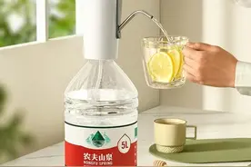 “天然水还是水库水”  农夫山泉再陷水质争议图片