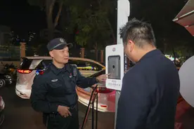 福田公安：永不停歇“110”，实时在线护民安图片