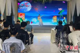 穿越海峡的热线｜这些00后台生今年在大陆“中秋话团圆”图片