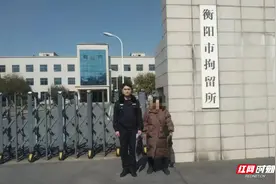 在火车站非法“喊客拉客”？拘！图片