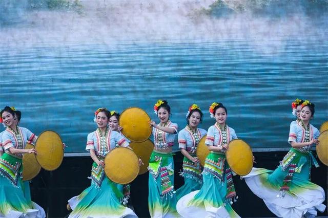 元旦游红河 | 乐作狂欢、烟花瀑布秀，元旦假期也太好玩了吧！