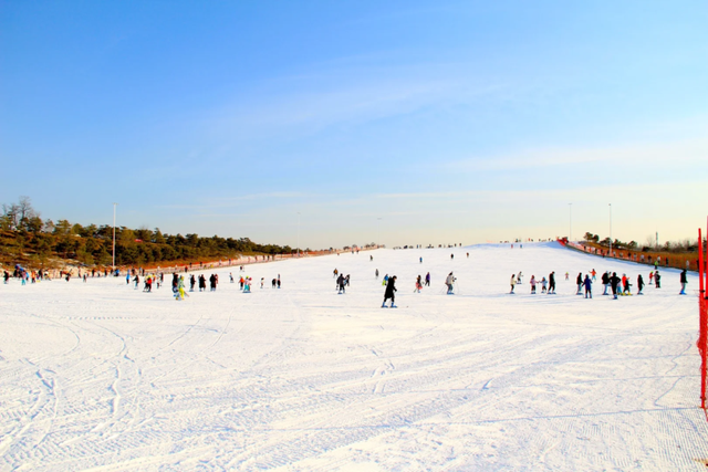 今天起，北京滑雪场迎来全面开板！游玩攻略来了——