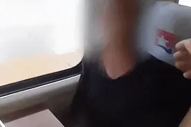 男子霸座！网友点赞乘警 “教科书式处置”图片