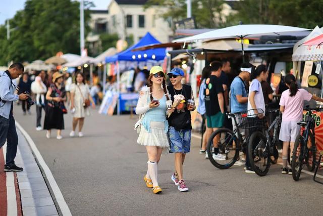 2025滇池国际咖啡文化嘉年华·图集丨活动首日，32.5万人次嗨爆滇池东西岸