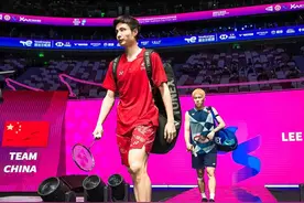 苏迪曼杯｜四战苏杯仍是一号男单，石宇奇“石头”变“宝玉”图片