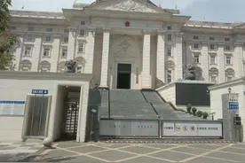 四川打工夫妻回家发现门锁被换，两陌生人住在家中拒绝腾退 无奈起诉要求还房图片