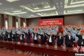 母校师生见证神舟二十号载人飞船航天员王杰圆梦太空图片