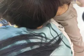 “至于吗？”七岁的女儿，用电话手表报了个警图片