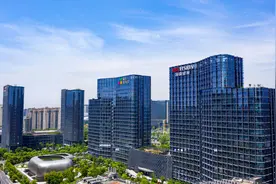 从安防到场景数字化，海康威视如何破局？| 探访新质生产力先锋系列图片