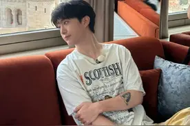 热搜第一！范丞丞方回应恋情传闻图片