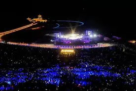 抖音落日合唱派对·五四青春场成功举办　万人共赴鸣沙山月牙泉浪漫之约图片