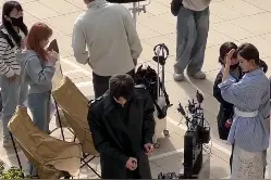 被曝随地扔烟头，男演员柯淳道歉！曾自称日薪2万图片