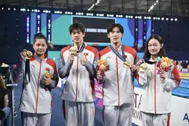 新突破！多哈游泳世锦赛 余依婷接力夺金图片