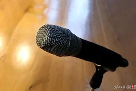 西安咸阳国际机场回应极端天气致航站楼漏雨：系排水系统被冰雹堵塞所致图片