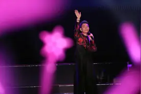 任贤齐演唱会喊话：歌手唯一不能被取代的，就是现场的live图片