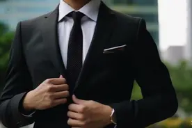 两位80后，一个身价上亿，一个年薪超280万！董秘，真是个“金灿灿”的职业吗？图片