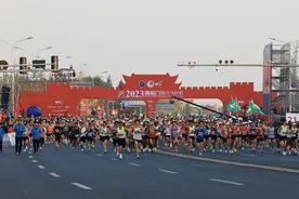 太快了！14人破赛会纪录，543人破三，2023绍兴马拉松开跑图片