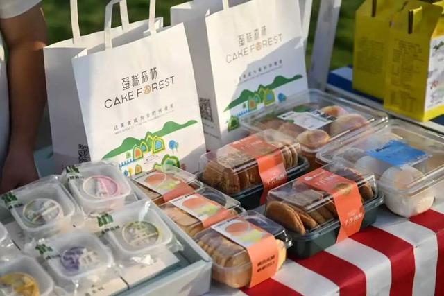 在离南京一小时车程的林海中，有人聚众“撒野”！