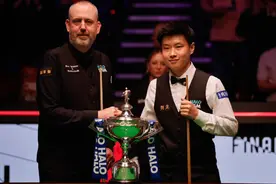 斯诺克世锦赛决赛第二阶段结束 赵心童总比分11比6领先威廉姆斯图片