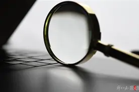 71岁克明食品创始人陈克明辞任所有职务，不再参与日常经营管理图片