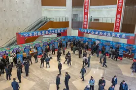 为退役军人就业创业“搭梯子” 洛阳市举行退役军人就业创业 “三联三促”活动图片