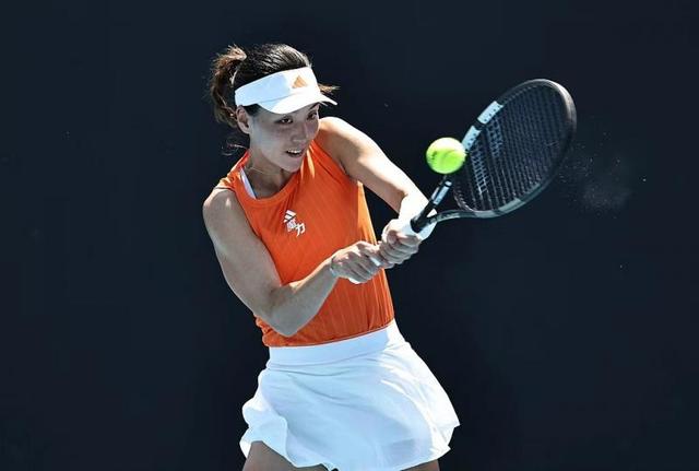 澳网｜化身发球大炮显威力	，王欣瑜时隔三年澳网再取胜