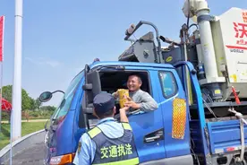 河南：交通运输服务“三夏”生产  以暖心服务打通高速公路到田间地头的最后一公里图片