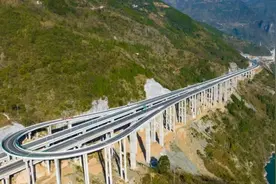 巫镇高速建成通车！重庆巫溪至陕西镇坪车程缩短至1小时内视频封面