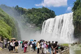 黄果树景区年内游客接待量首次突破500万人，刷新游客接待记录—— 解锁黄果树旅游区刷新游客“流量”密码图片