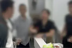 官方通报商铺回收黄金93克变84克：欺诈属实，拟罚25万元图片