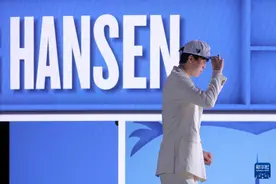 首轮第16顺位 中国球员杨瀚森被NBA开拓者队选中图片