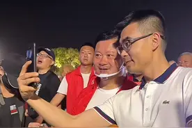 潮新闻对话重庆“荣昌卤鹅哥”：不具备“火”的优势，但追出了“泼天流量”图片