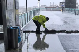 台风“康妮”带来强降雨，上海警方启动应急响应确保城市安全运行图片