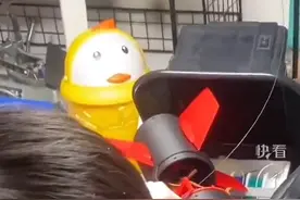 “小孩哥”百万运镜用电话手表，网友：现在的小孩强得可怕图片