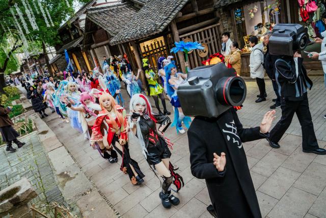 千年古镇遇见新千年的你：“Z 的镇”的消费试验