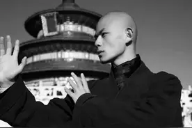 21岁“最帅武僧”秋风车祸去世，师兄称其此行系参加公益演出，少林寺回应：失去一位优秀的少林伙伴很悲恸图片