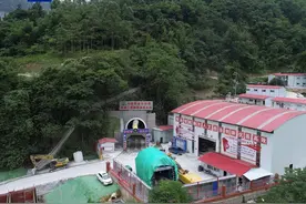 渝昆高铁“进度条”刷新图片