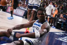 摄影师加鸡腿🍗爱德华兹今日赛场高清大图名场面赏析🥶图片