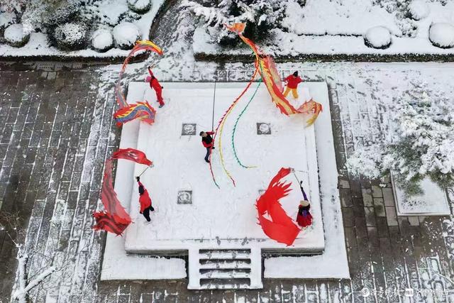 华山冬雪舞祥龙