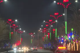 托克逊县：夜景璀璨夺目，小城如诗如画图片