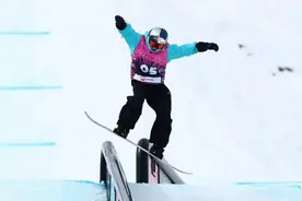 关注 | 摆脱伤病阴霾 苏翊鸣世锦赛处子秀力摘银牌图片