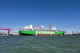 又一艘世界级“海上巨无霸”在长兴岛顺利交付起航图片