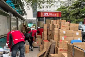 京东、美团等平台掀“社会责任风暴” 企业间ESG表现竞争或越发激烈图片