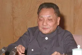 胆识、智慧和远见——邓小平对制定党的第二个历史决议的重大贡献图片