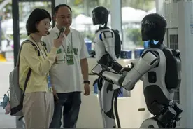 王辉耀：世界动荡不安 中国是最大的定心丸图片